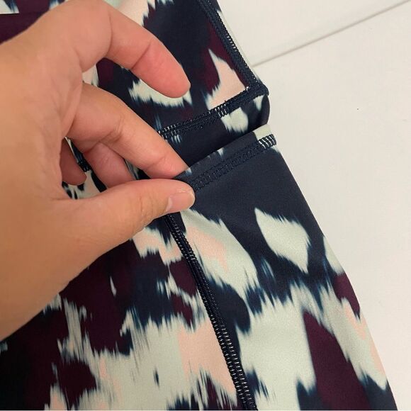 Sweaty Betty Super Sculpt Sustainable 8" Biker Shorts blue flow print small new! - Picture 7 of 9